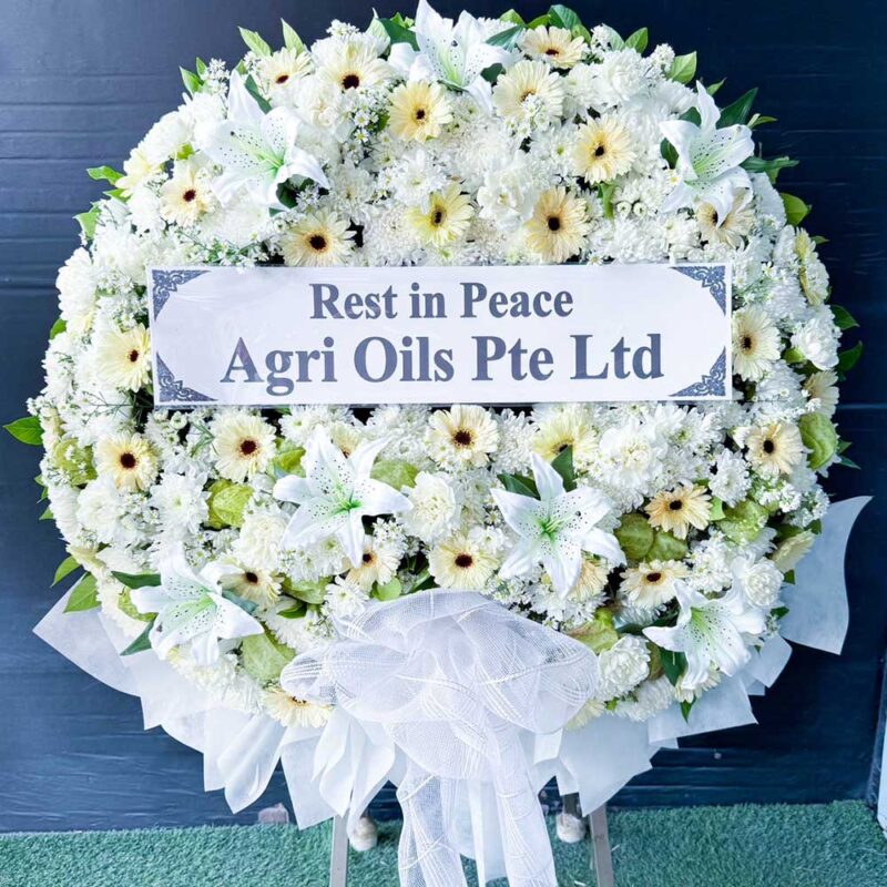 พวงหรีดดอกไม้สดสีขาวครีม ราคา 3000 บาท พร้อมจัดส่งถึงวัด