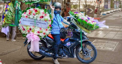 ส่งพวงหรีดวันไหนดี