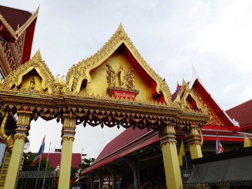 ประตูทางเข้าหลักของวัดกุนนทีรุทธาราม