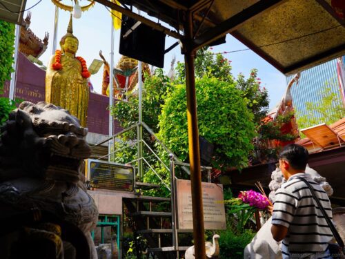 กิจกรรมไหว้พระภายในวัดหัวลำโพง