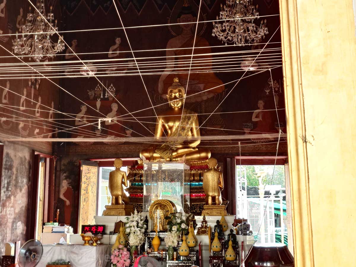 พระประธานปางมารวิชัยภายในวัดดวงแข